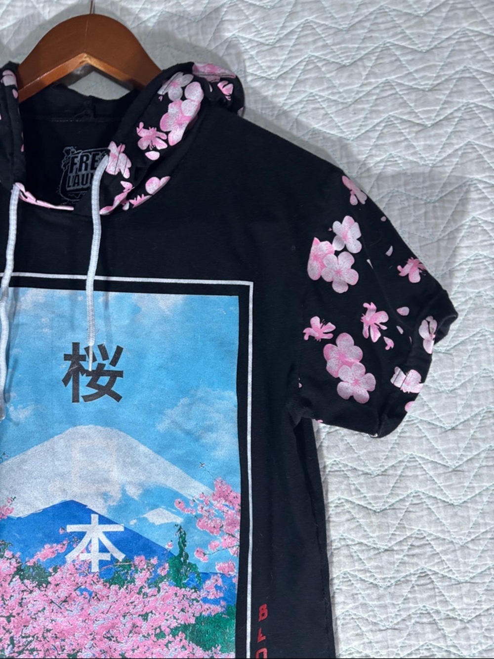 Fresh Laundry Black Sakura Scenic Short-Sleeve Hoodie - Picture 4 of 9